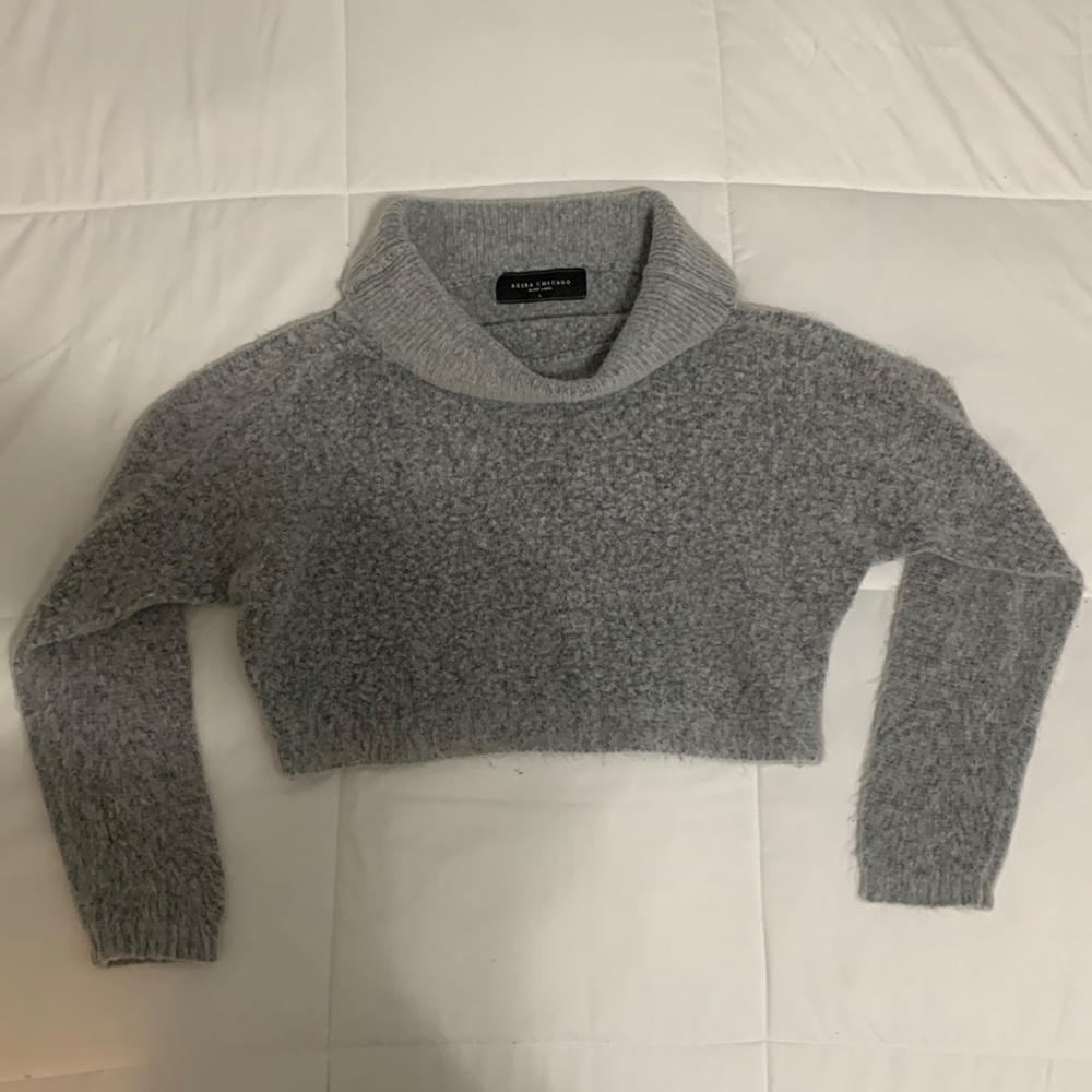 Gray Cropped Sweater - Size L